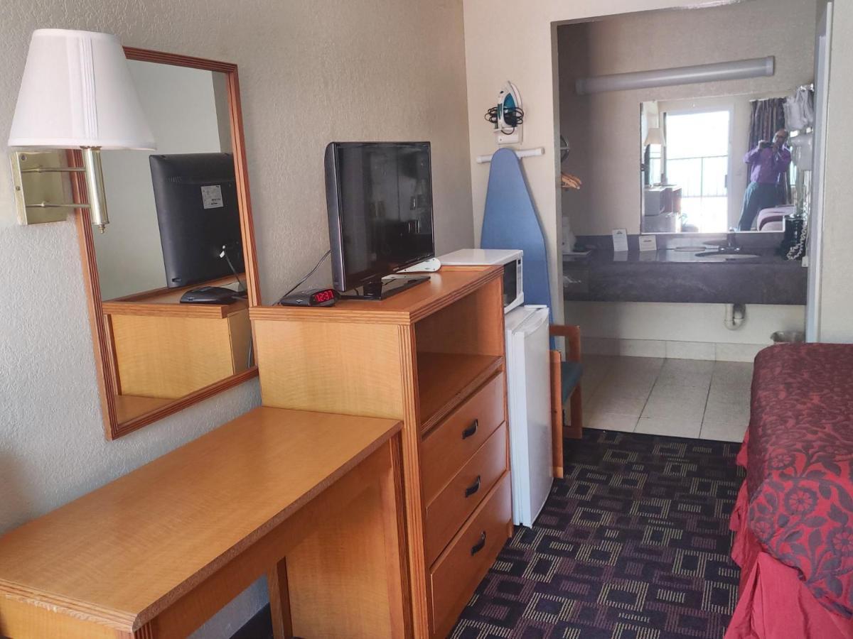 Days Inn Oklahoma City West Exteriör bild