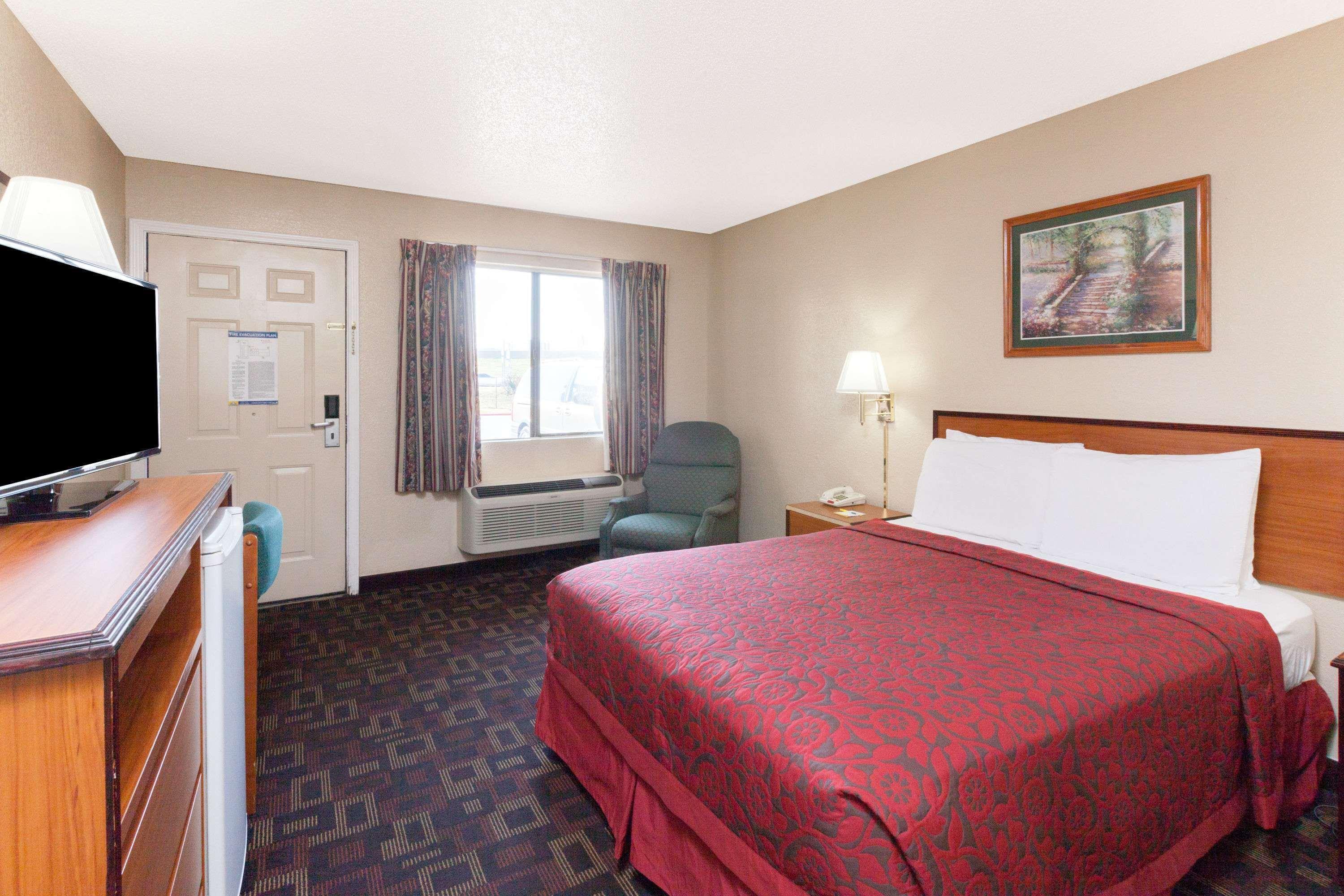 Days Inn Oklahoma City West Exteriör bild