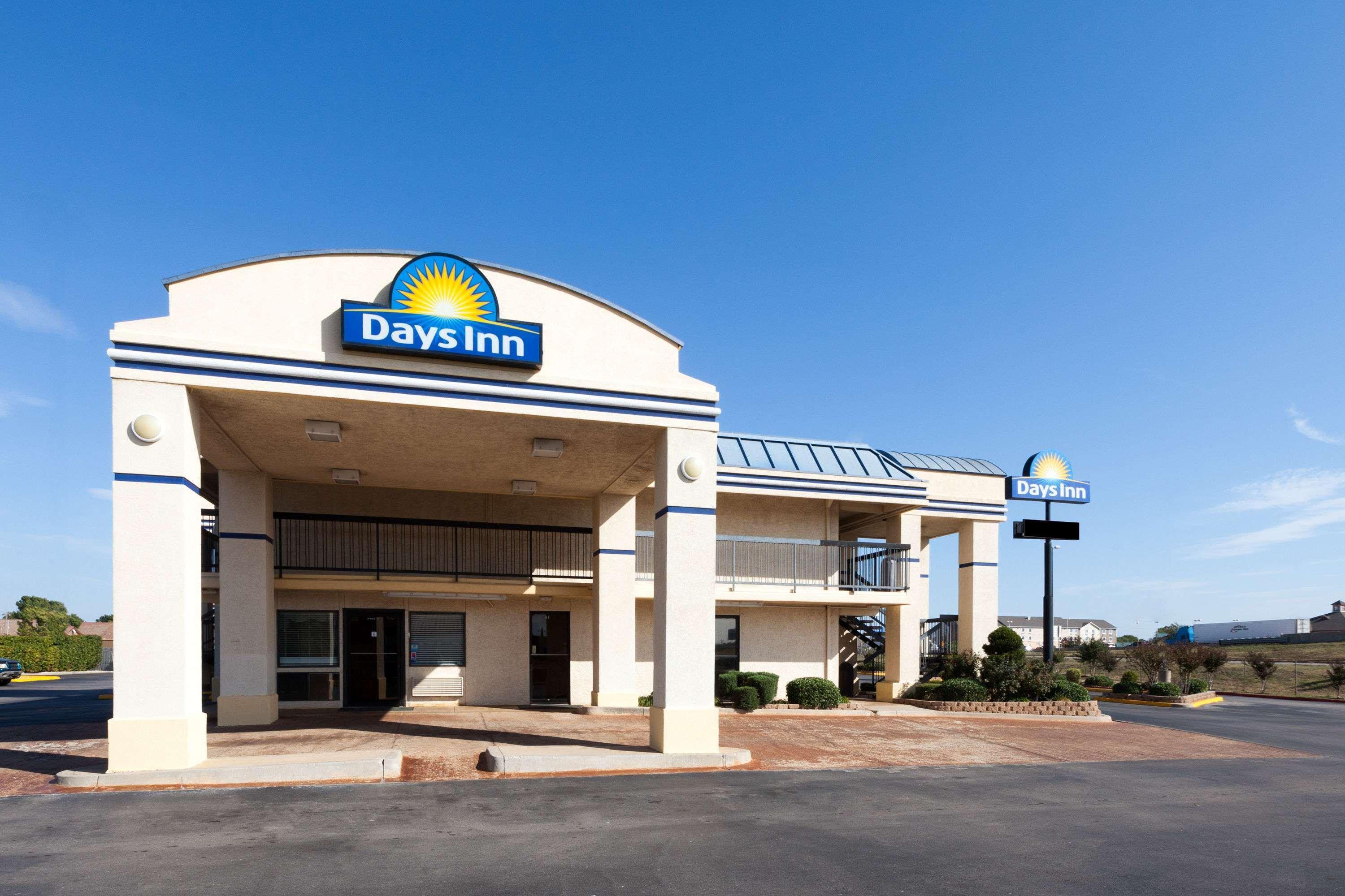 Days Inn Oklahoma City West Exteriör bild