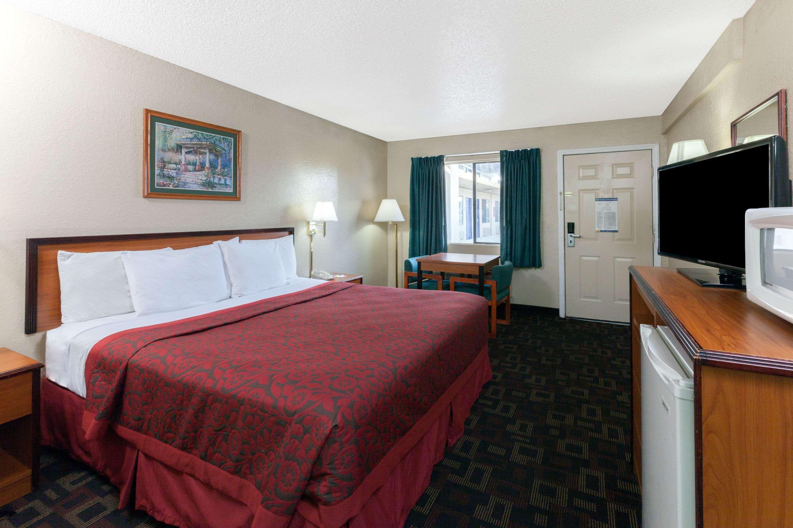 Days Inn Oklahoma City West Exteriör bild