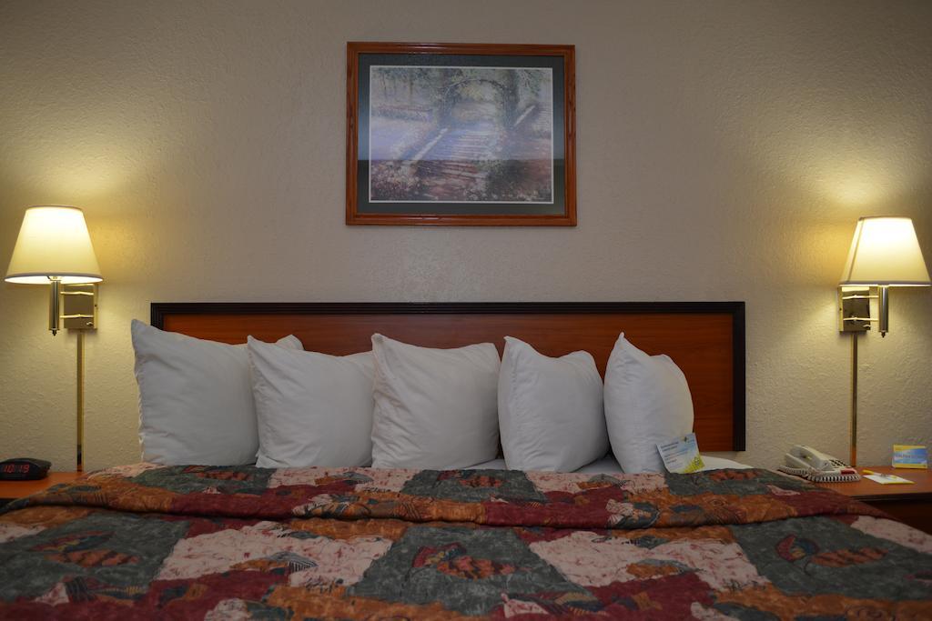 Days Inn Oklahoma City West Exteriör bild